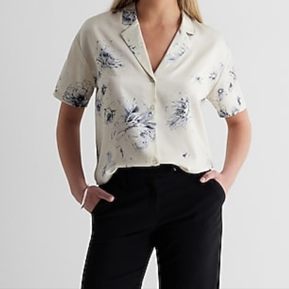 Express Floral Short Sleeve Button Up Boxy Shirt - Picture 2 of 7